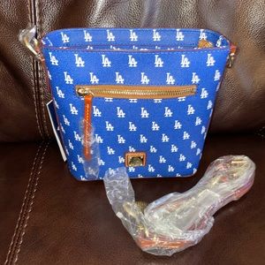 NWT LA Dodgers Dooney and Bourke Signature Small Zip Cross Body Bag